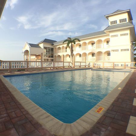 Glistening Waters Hotel Falmouth Ngoại thất bức ảnh