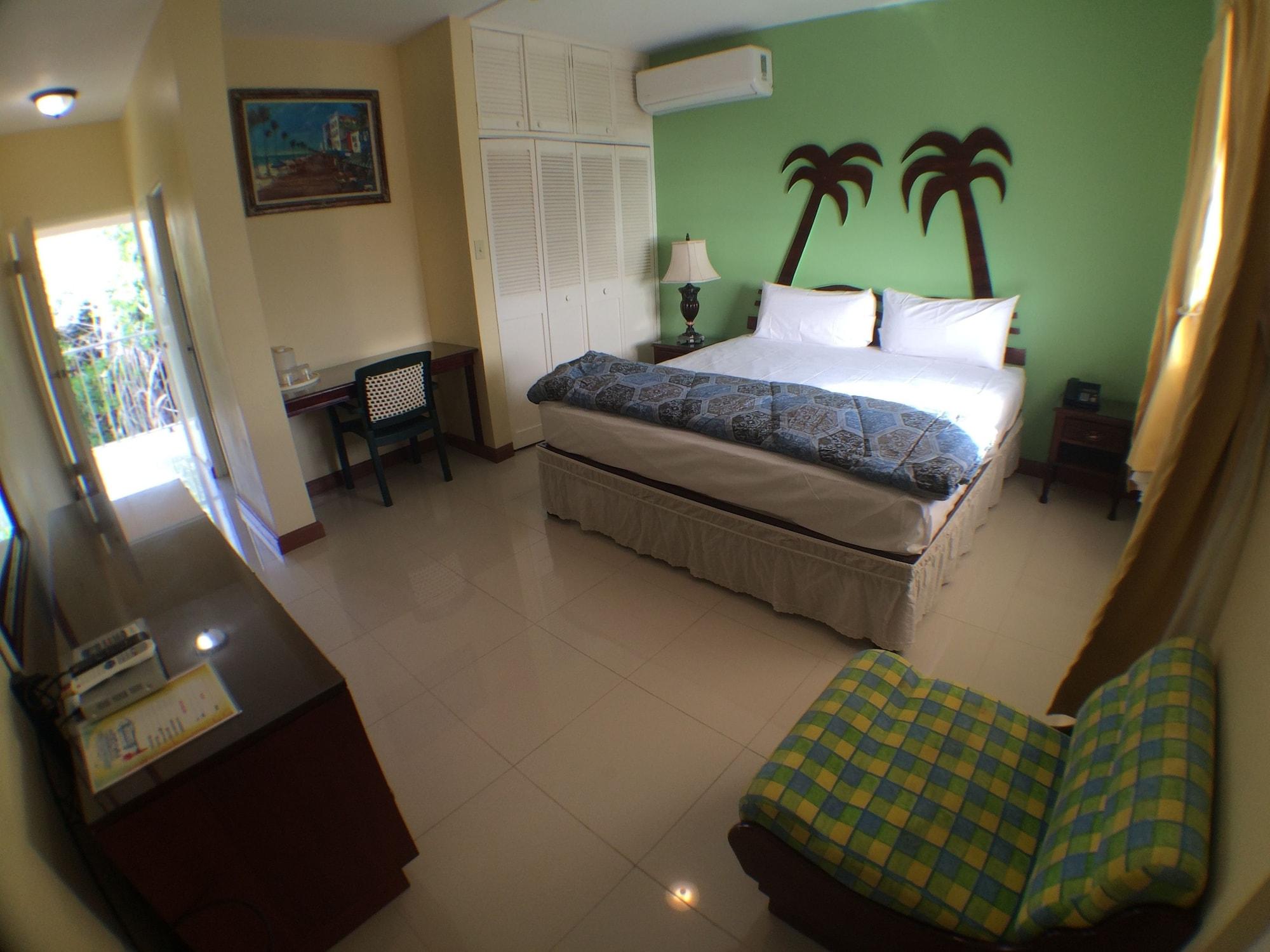 Glistening Waters Hotel Falmouth Ngoại thất bức ảnh