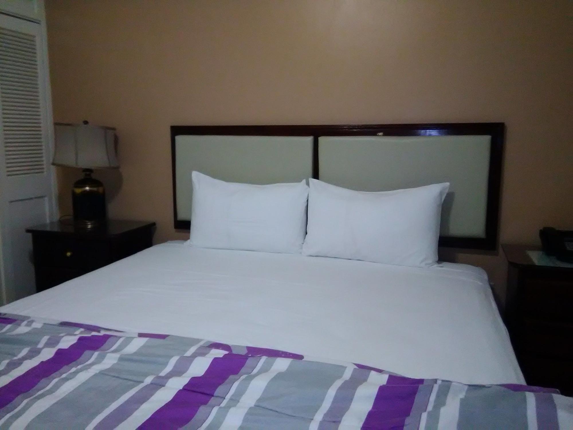 Glistening Waters Hotel Falmouth Ngoại thất bức ảnh