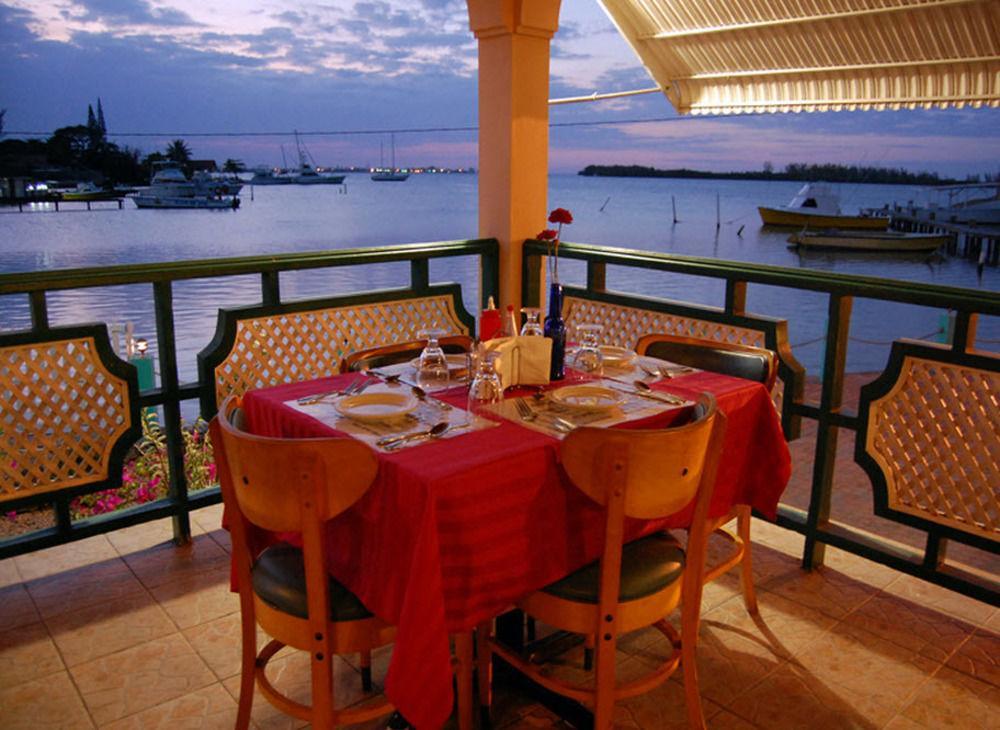 Glistening Waters Hotel Falmouth Ngoại thất bức ảnh