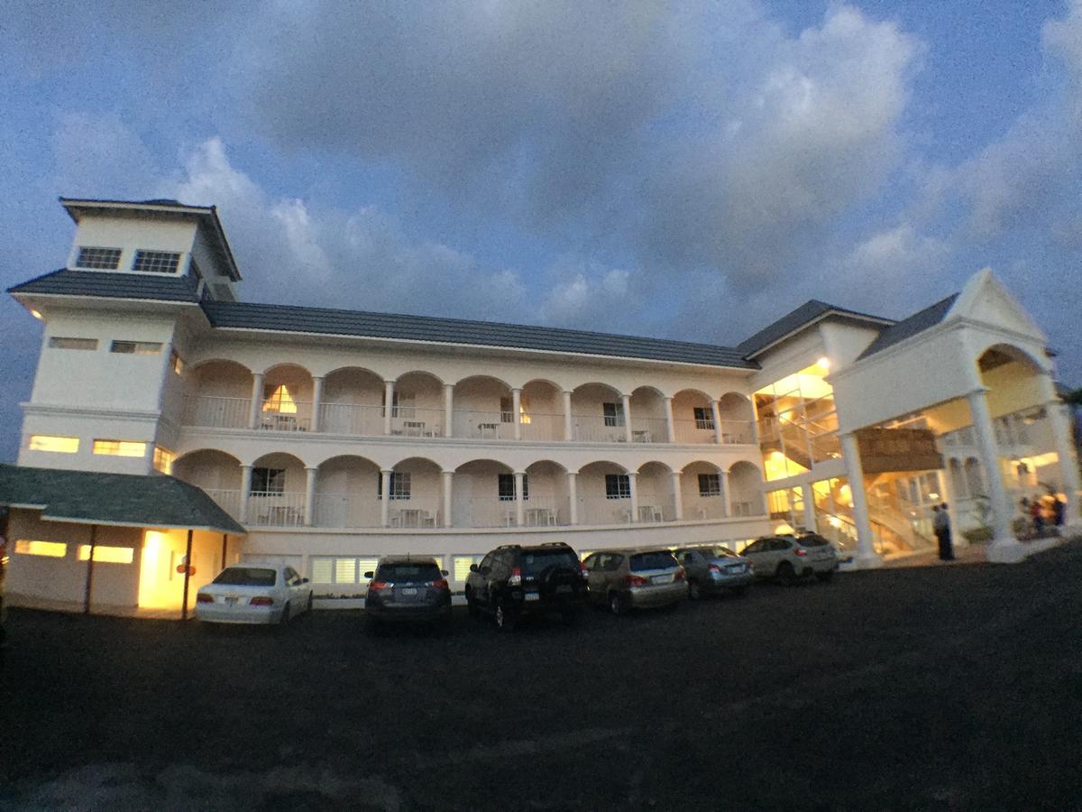 Glistening Waters Hotel Falmouth Ngoại thất bức ảnh