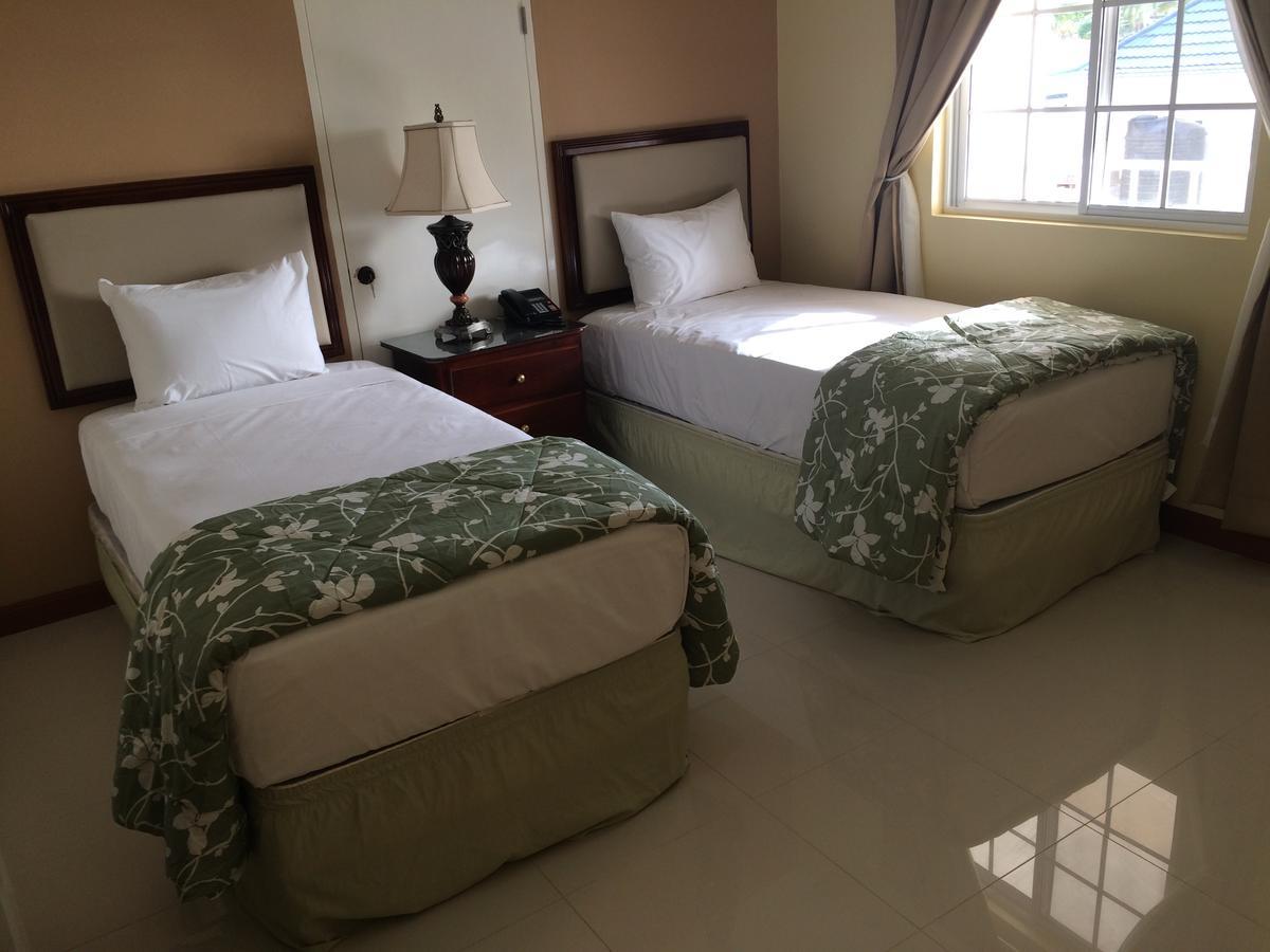 Glistening Waters Hotel Falmouth Ngoại thất bức ảnh