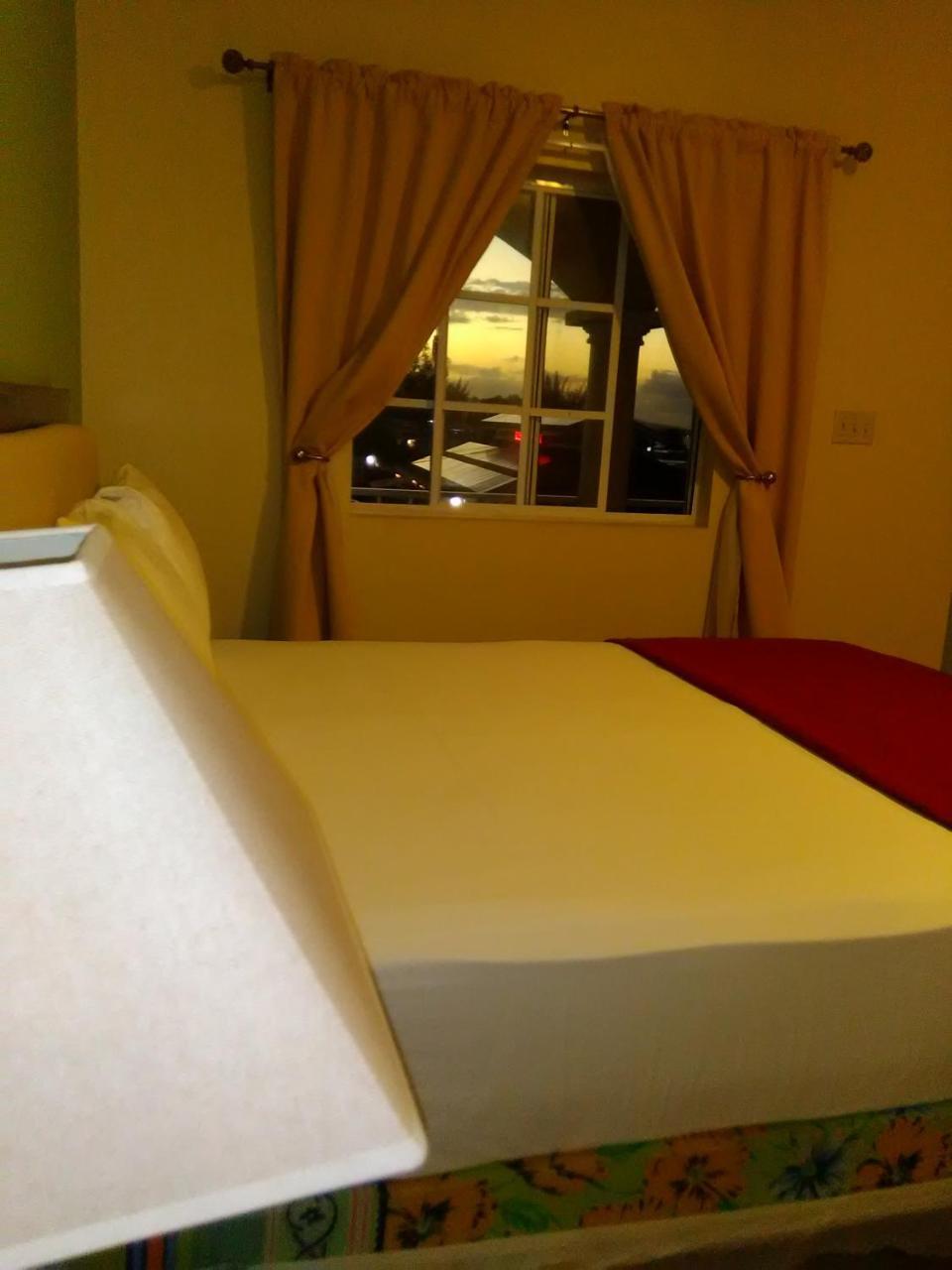 Glistening Waters Hotel Falmouth Ngoại thất bức ảnh